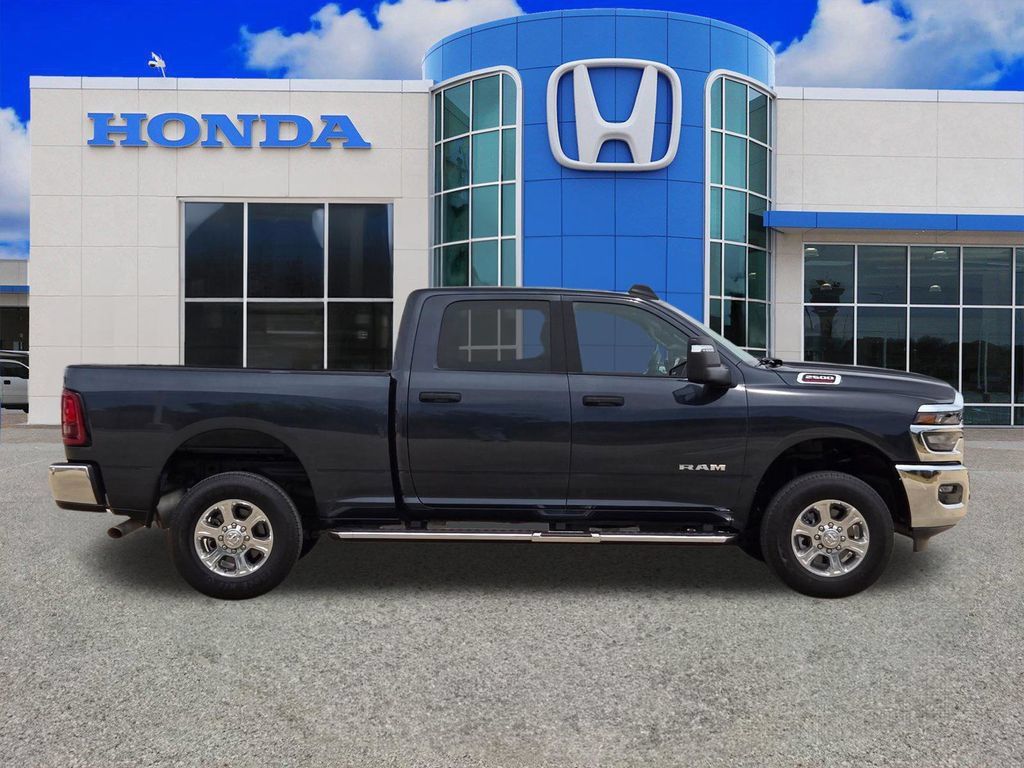 Used 2026 RAM 2500 Big Horn AWD/4WD image 2