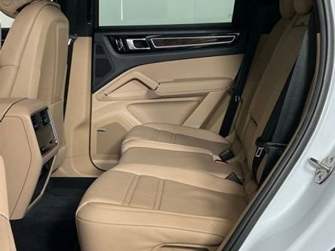 Used 2019 Porsche Cayenne AWD/4WD image 21