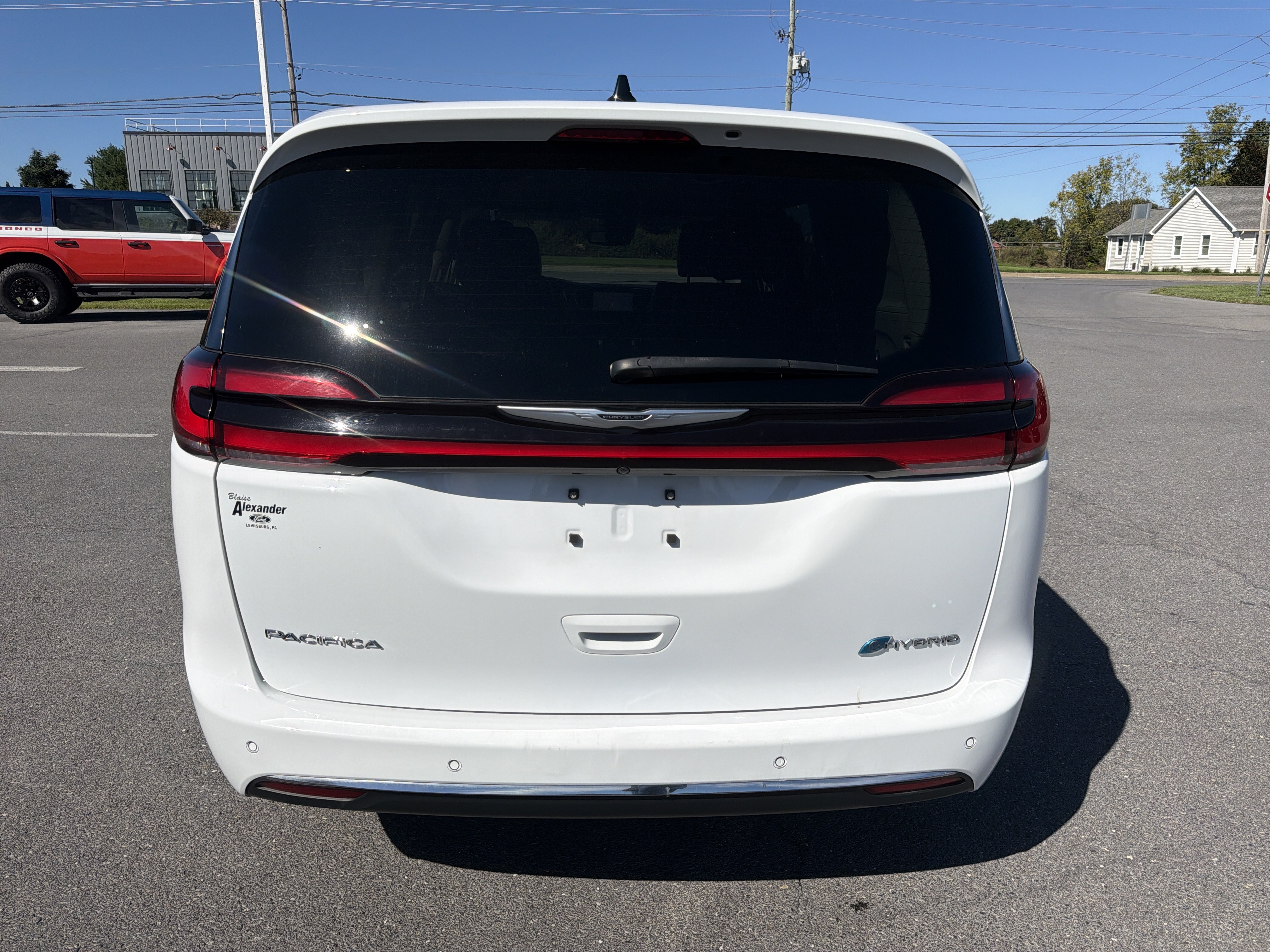 Used 2024 Chrysler Pacifica Limited FWD image 4