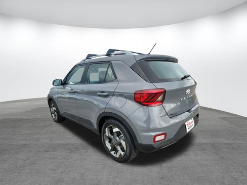 Used 2023 Hyundai Venue SEL image 7