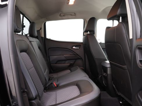 Used 2019 Chevrolet Colorado Z71 w/ Z71 Midnight Edition AWD/4WD image 14