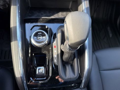 New 2026 GMC Canyon Elevation w/ Convenience Package image 9