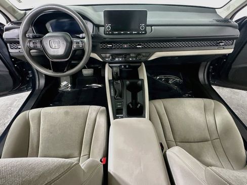 Used 2025 Honda Accord SE image 18