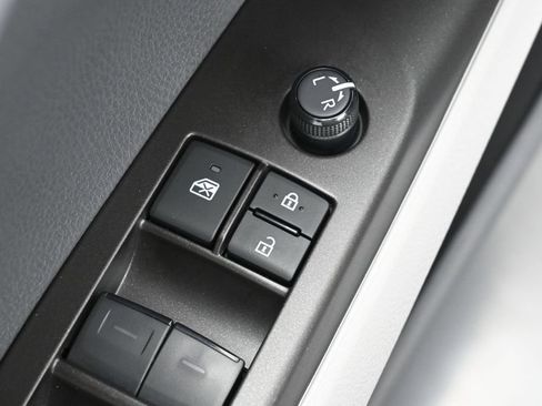 Used 2024 Toyota Camry SE FWD image 12