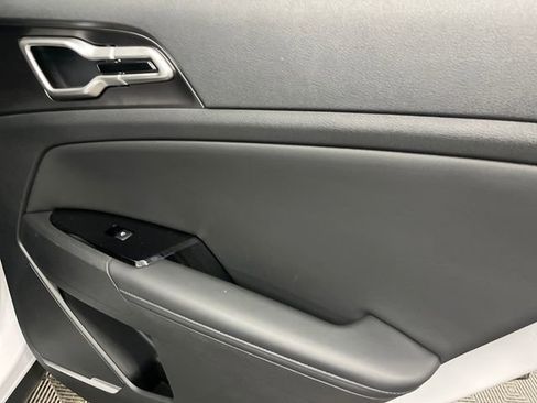 Certified 2023 Kia Sportage EX image 27