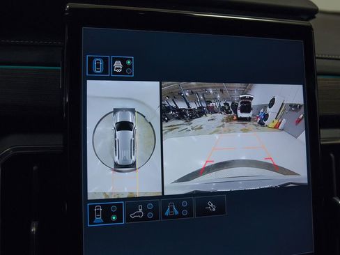 Used 2025 GMC Acadia Denali AWD/4WD image 21