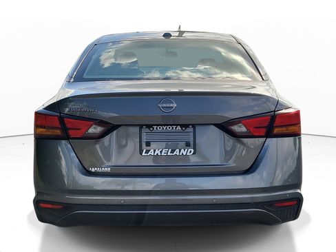 Used 2025 Nissan Altima 2.5 SV FWD image 6
