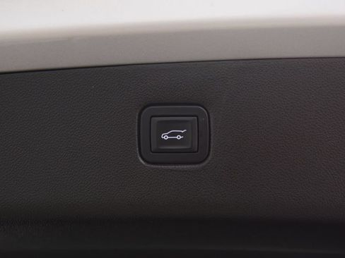 Used 2019 Chevrolet Blazer LT FWD image 24