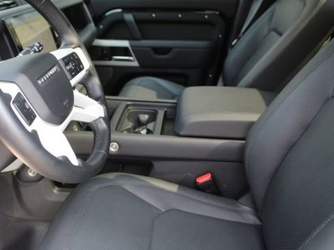 Used 2024 Land Rover Defender 110 SE image 22