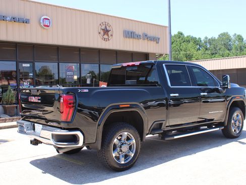 Used 2026 GMC Sierra 2500 SLT w/ SLT Premium Package AWD/4WD image 6