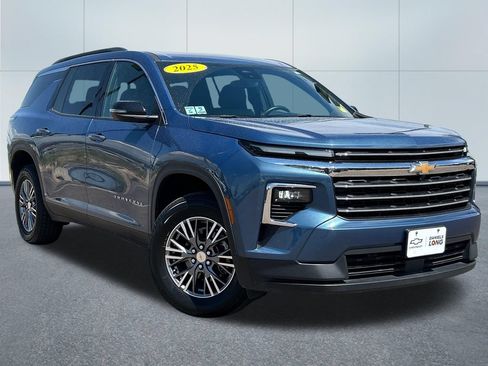 Used 2025 Chevrolet Traverse LT AWD/4WD image 36