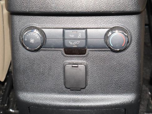 Used 2017 Ford Explorer XLT w/ Equipment Group 202A image 21