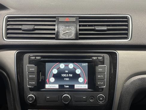 Used 2015 Volkswagen Passat 1.8T SE image 33