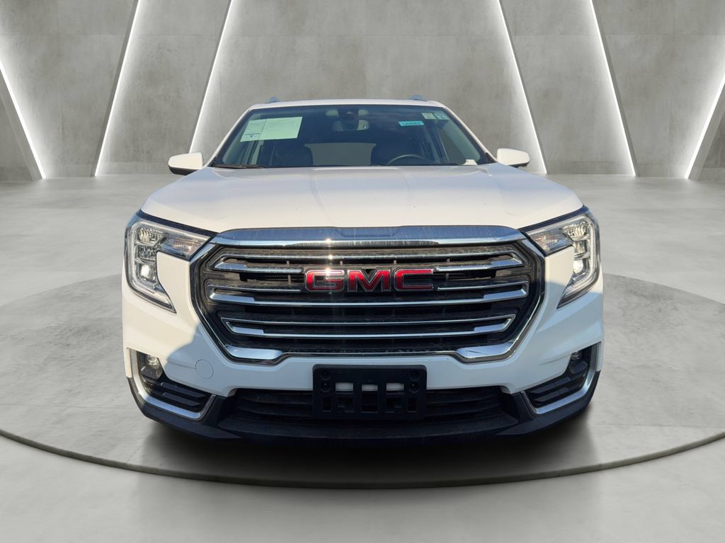 Used 2024 GMC Terrain SLT AWD/4WD image 2
