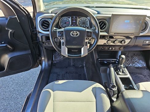 Used 2018 Toyota Tacoma SR5 image 20