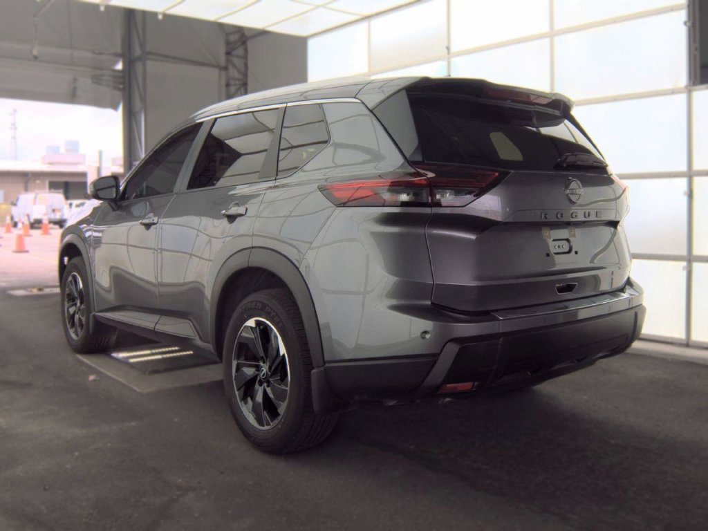 Used 2025 Nissan Rogue SV w/ SV Premium Package FWD image 7