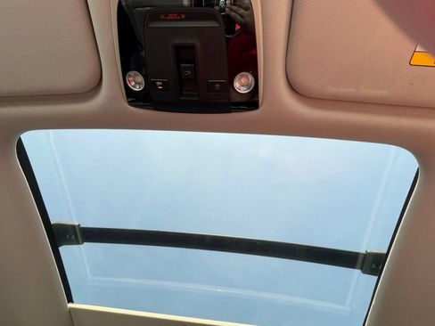 Used 2025 Kia Sorento EX w/ Panoramic Sunroof Package FWD image 5