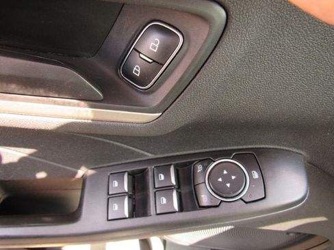 Used 2022 Ford Escape SE w/ Convenience Package AWD/4WD image 9