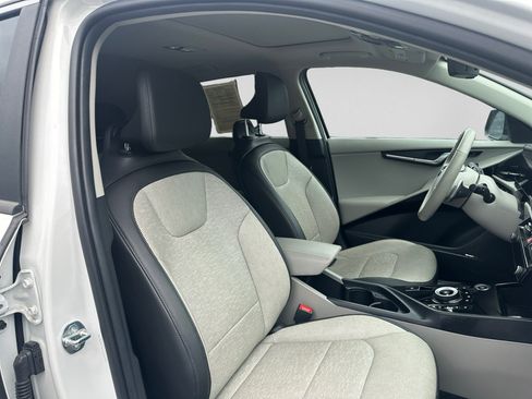 Used 2023 Kia Niro Wave w/ Wave Preserve Package FWD image 11