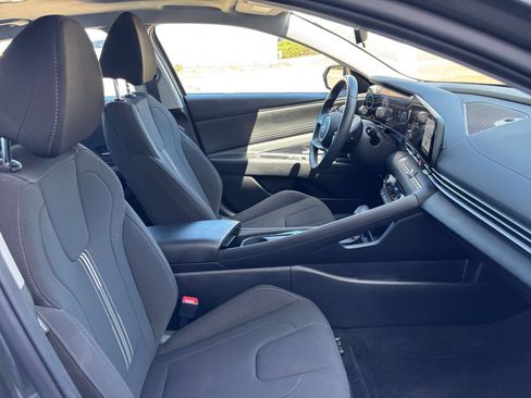 Used 2025 Hyundai Elantra SEL FWD image 37