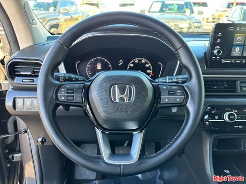 Used 2024 Honda Pilot Touring image 21