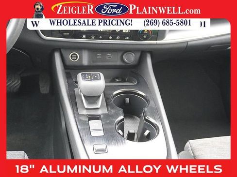 Used 2023 Nissan Rogue SV image 15