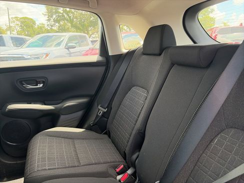 Certified 2025 Honda HR-V LX image 9
