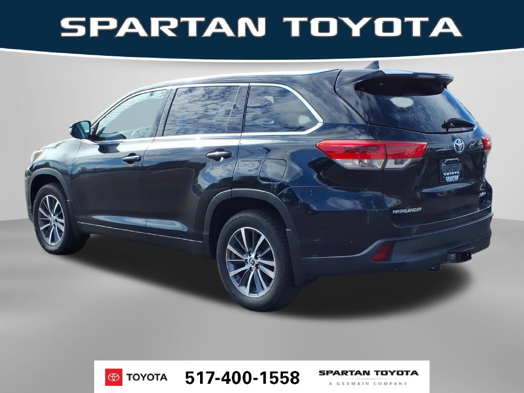 Used 2019 Toyota Highlander XLE AWD/4WD image 10