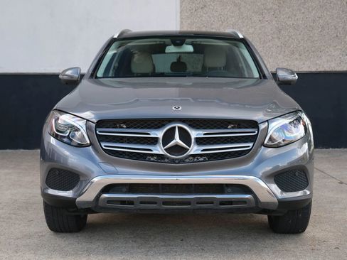 Used 2018 Mercedes-Benz GLC 300 image 2