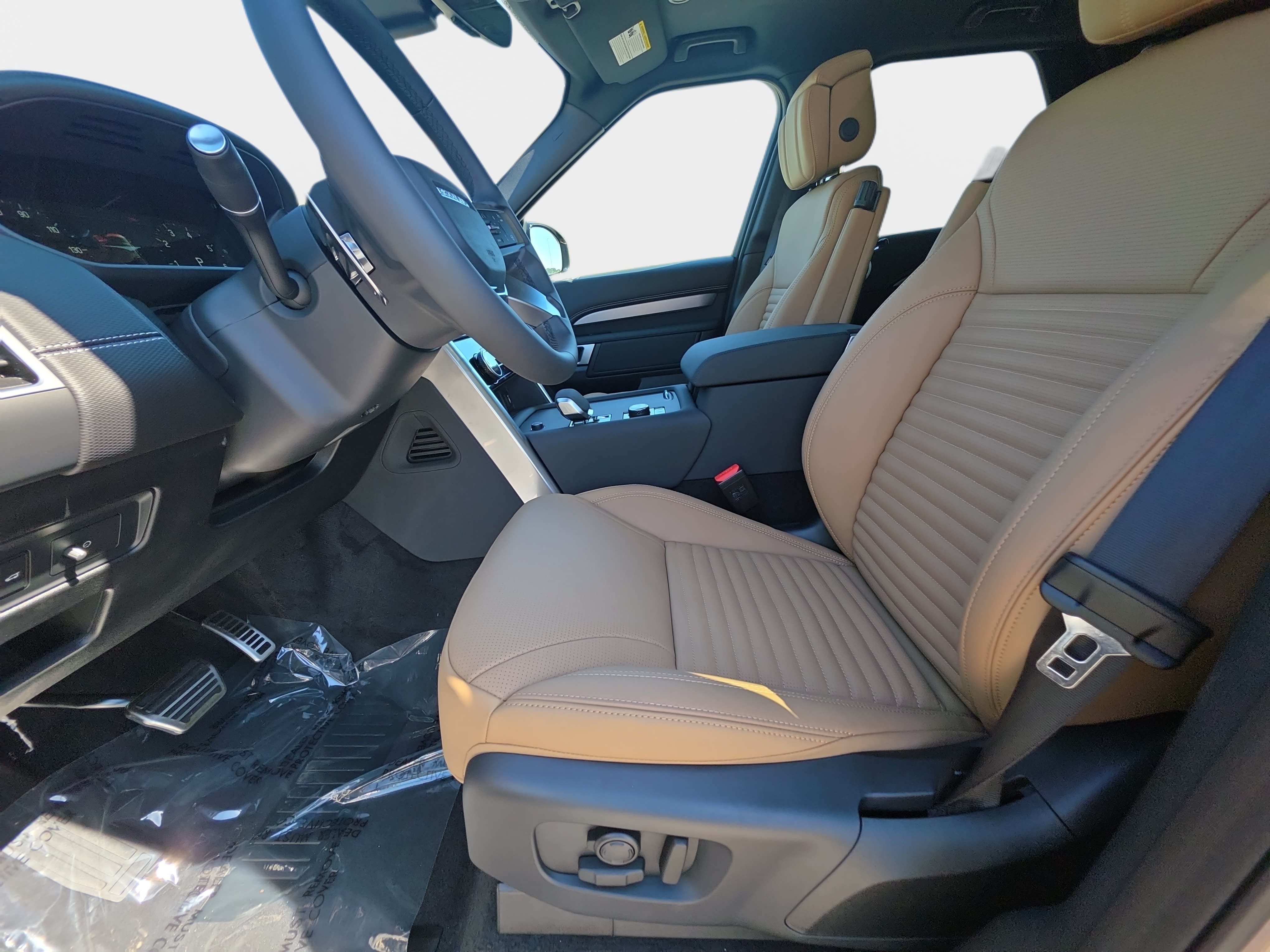 New 2026 Land Rover Discovery Dynamic SE AWD/4WD image 15