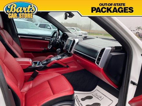 Used 2017 Porsche Cayenne Platinum Edition image 15