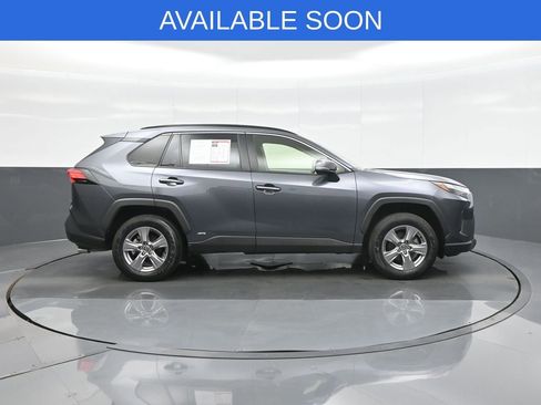 Used 2022 Toyota RAV4 XLE w/ Convenience Package AWD/4WD image 8