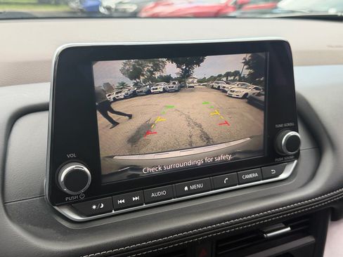Certified 2023 Nissan Rogue SV FWD image 24