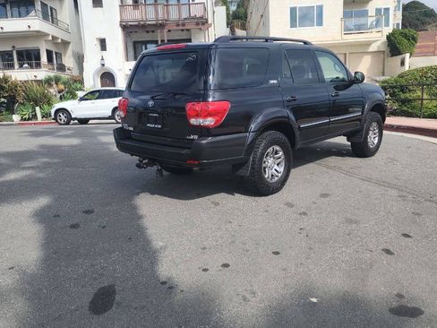 Used 2007 Toyota Sequoia SR5 RWD image 6