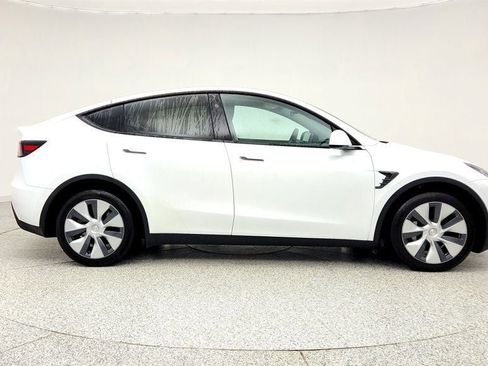 Used 2023 Tesla Model Y Long Range image 4