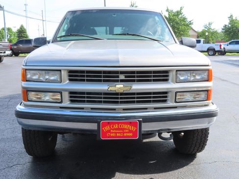 Used 1999 Chevrolet Suburban 2500 w/ Preferred Equipment Group 3 AWD/4WD image 9