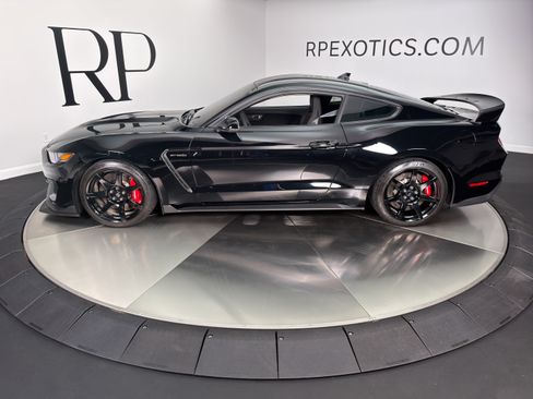 Used 2020 Ford Mustang Shelby GT350R w/ GT350R Equipment Group 920A RWD image 6