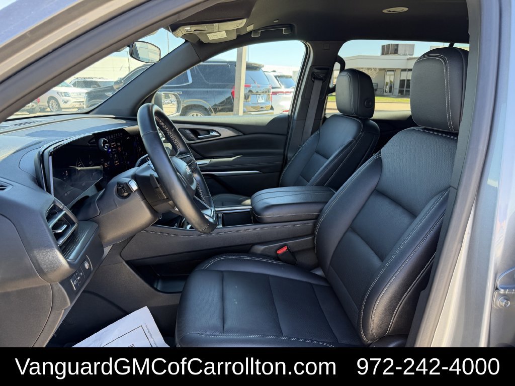 Used 2025 Chevrolet Traverse LT FWD image 26