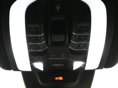 Certified 2024 Porsche Macan S w/ Premium Plus Package image 25