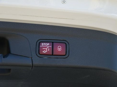 Used 2023 Mercedes-Benz GLE 350 4MATIC image 9