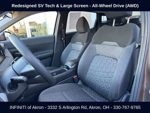 Used 2025 Nissan Kicks SV AWD/4WD image 35