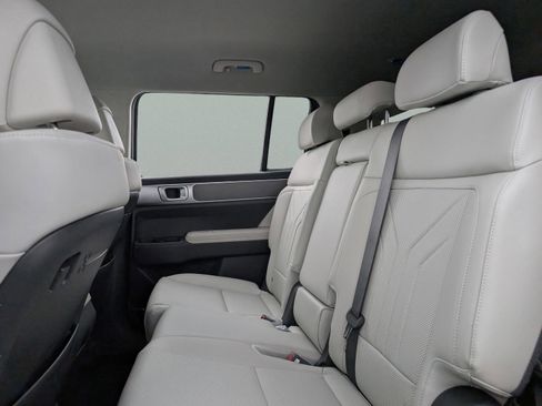Used 2025 Hyundai Santa Fe SEL AWD/4WD image 17