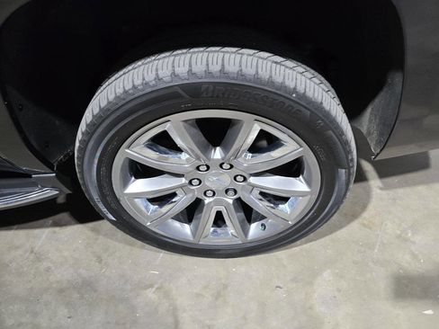 Used 2017 Chevrolet Suburban Premier image 25