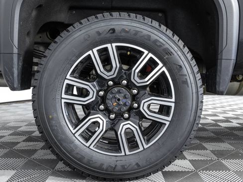 Used 2022 GMC Sierra 2500 AT4 w/ AT4 Premium Plus Package AWD/4WD image 48