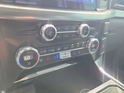 Used 2021 Ford F150 Lariat w/ Equipment Group 502A High AWD/4WD image 31