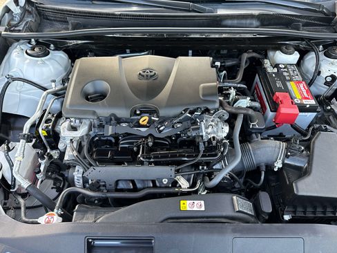Used 2023 Toyota Camry SE FWD image 9