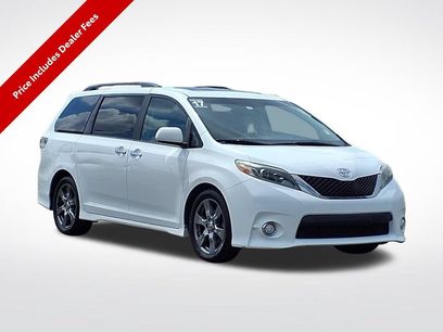 Used 2017 Toyota Sienna SE
