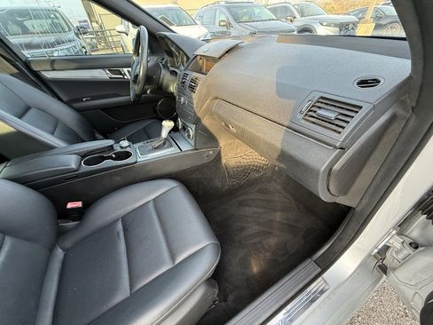 Used 2010 Mercedes-Benz C 300 Sedan image 40