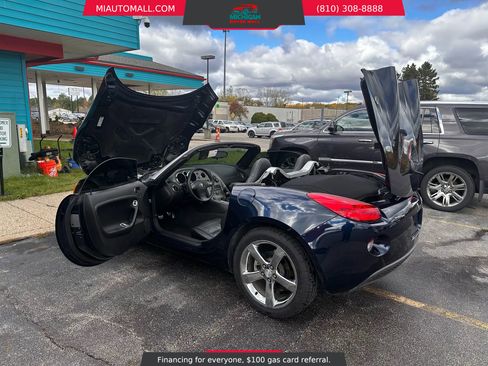 Used 2007 Pontiac Solstice Convertible 2D w/ Premium Package image 13