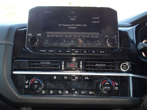 Used 2023 Nissan Pathfinder Platinum w/ Lighting Package (N93) image 28